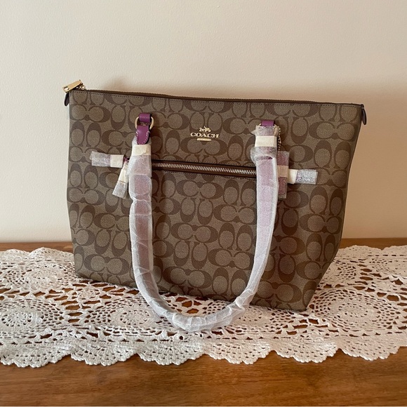 Coach Purse - Picture 2 of 9